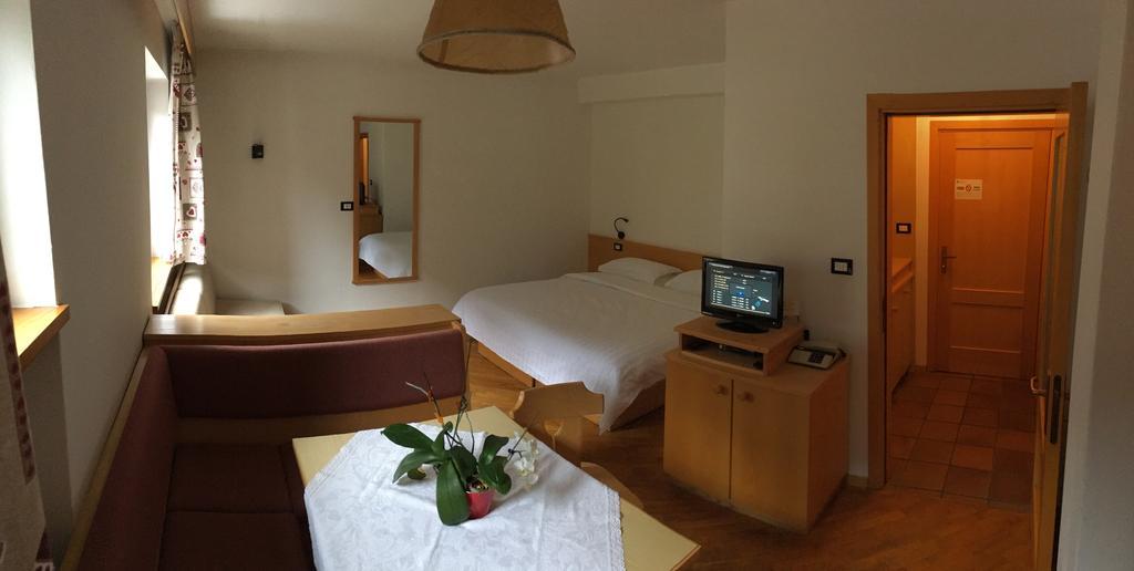 Bed & Breakfast Garni Tobia Campitello di Fassa Εξωτερικό φωτογραφία